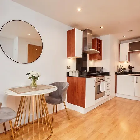 Апартаменти Riverside Dock Free Secure Parking *