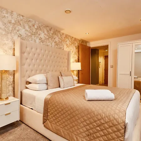 Riverside Dock Free Secure Parking *