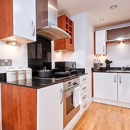 Riverside Dock Free Secure Parking Apartamento