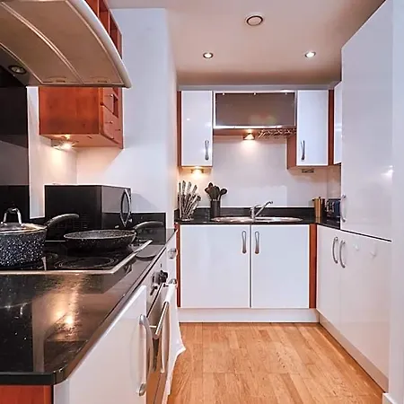 Riverside Dock Free Secure Parking Apartamento