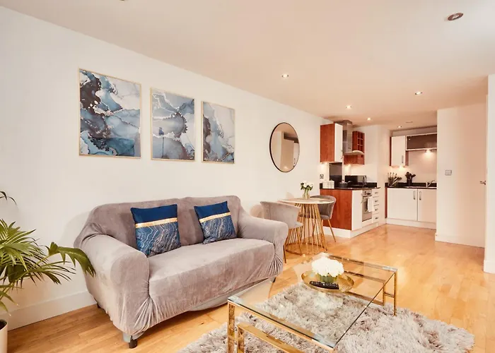 Riverside Dock Free Secure Parking * Leeds (West Yorkshire)