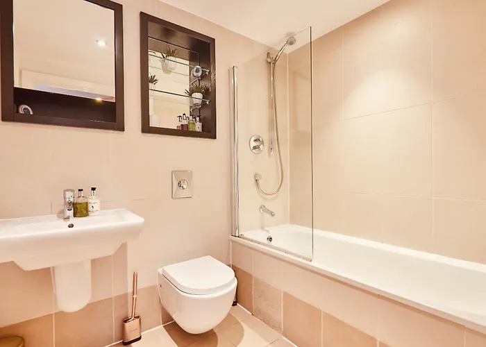 Riverside Dock Free Secure Parking Leeds (West Yorkshire)