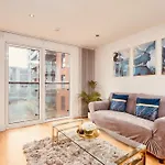 Riverside Dock Free Secure Parking Apartamento