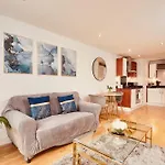 Riverside Dock Free Secure Parking * Leeds (West Yorkshire)